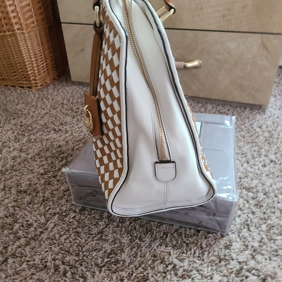 Calvin Klein bag - Picture 7 of 12